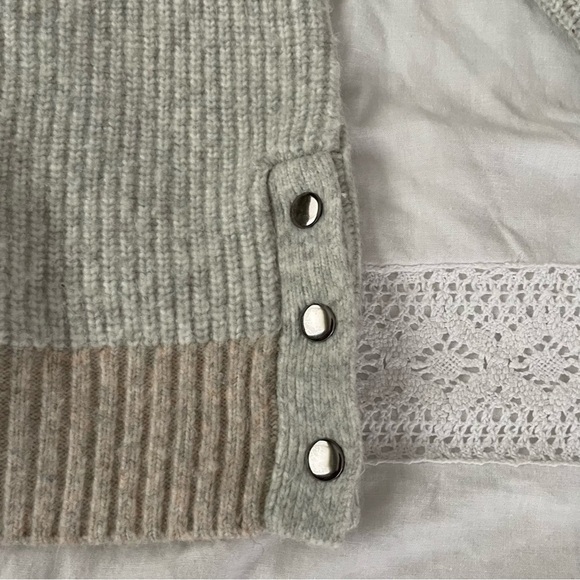 Bailey/44 SMALL Fuzzy Cozy Mockneck Sweater color block cream brown - Picture 6 of 7